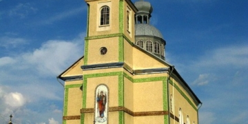 Як виглядає церква на Тернопільщині, яку колись розбомбили німці