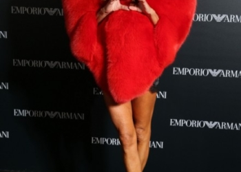 Наймодніше пальто сезону – у вигляді величезного серця (фотофакт)