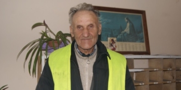 Дивовижна історія: 70-річний тернополянин працює двірником