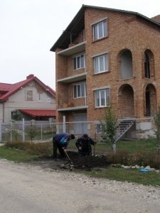 На Тернопільщині люди “воюють” з прокурорською сім’єю