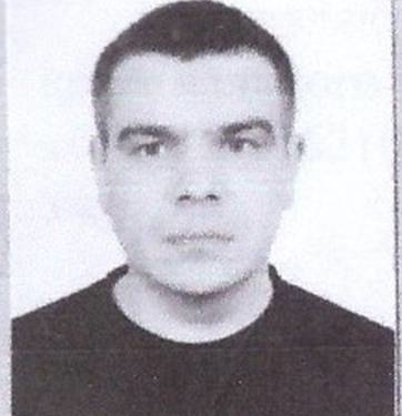 На Тернопільщині розшукують шахрая, який під видом поліцейського відбирав телефони у дітей (фото)