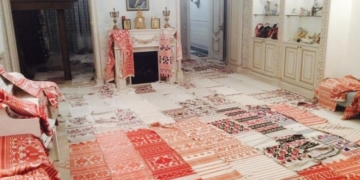 Тернополянин купив шикарну та дуже дорогу колекцію старовинних рушників (унікальні фото)