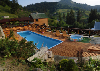 Тернополяни хочуть у центрі міста літній басейн