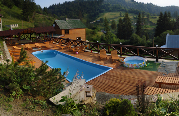 Тернополяни хочуть у центрі міста літній басейн