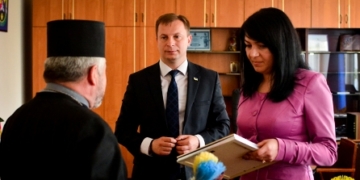 Активісти підрахували статки найвпливовішої чиновниці одного з районів Тернопільщини