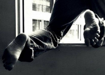 Два чоловіки випали з сьомого поверху багатоповерхівки