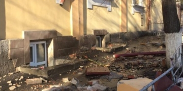 У Тернополі обвалився фасад філармонії (фото)