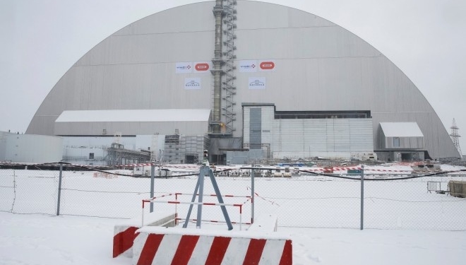 REUTERS Нова арка над реактором Чорнобильської АЕС