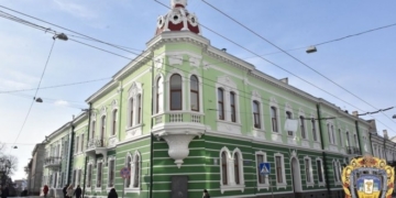 Як змінили історичну будівлю у центрі Тернополя (фотофакт)
