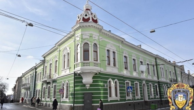 Як змінили історичну будівлю у центрі Тернополя (фотофакт)