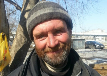 Бомж Петро зі столиці розшукує свою сестру, яка живе на Тернопільщині