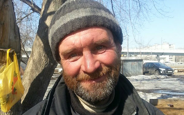 Бомж Петро зі столиці розшукує свою сестру, яка живе на Тернопільщині