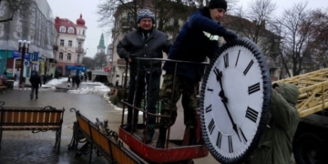 Ось чому зупинився тристоронніх годинник у Тернополі