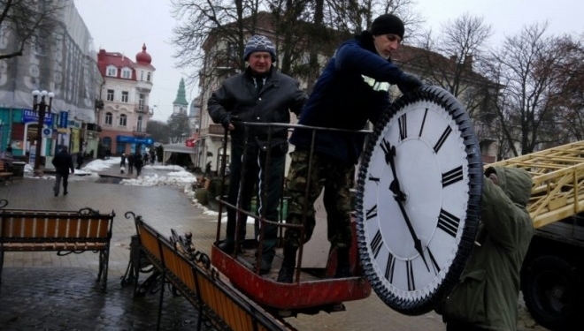 Ось чому зупинився тристоронніх годинник у Тернополі