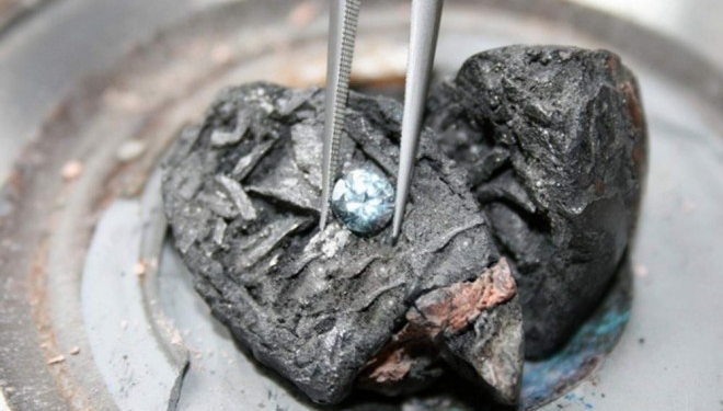 З людського праху роблять діаманти