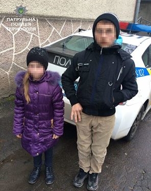 Щоб врятувати брата від побиття 10-річна дівчинка викликала поліцейських