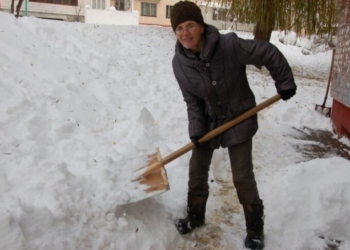 Дивовижна історія переселенки, яка працює у Тернополі звичайною прибиральницею
