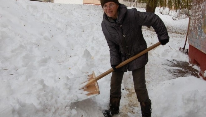 Дивовижна історія переселенки, яка працює у Тернополі звичайною прибиральницею