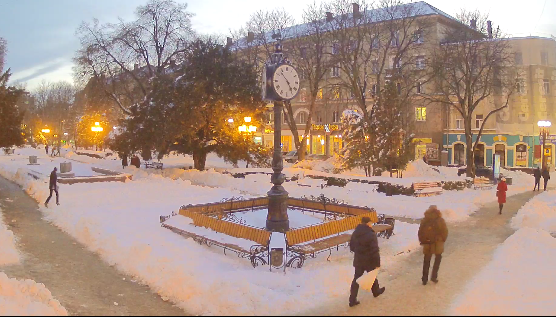 Унікальний тернопільський годинник не працює (фотофакт)