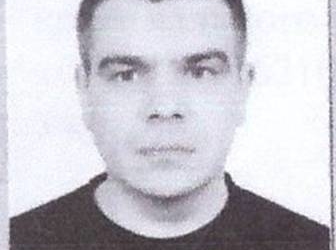 Розшукують небезпечного злодія, який обкрадав школярів у парках (фото)