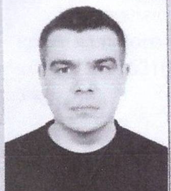 Розшукують небезпечного злодія, який обкрадав школярів у парках (фото)