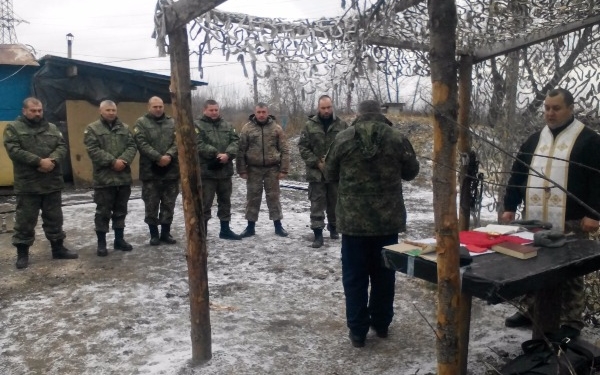 У яких умовах у зоні АТО моляться тернопільські капелани та бійці (фотофакт)