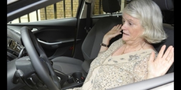 Жінка 53 роки їздила без водійського посвідчення