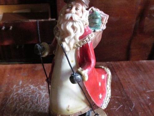 Тернополянам показали унікальну довоєнну статуетку святого Миколая (фотофакт)