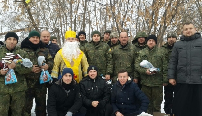Тернопільський священик: з нашим приїздом діти на Луганщині вперше дізналися про Миколая