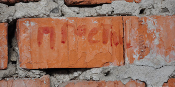 Чому 15-річна дівчина закінчила життя самогубством