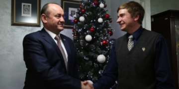 Американець Шон Хікс у Тернополі пообіцяв зробити те, що українські депутати не можуть (відео)