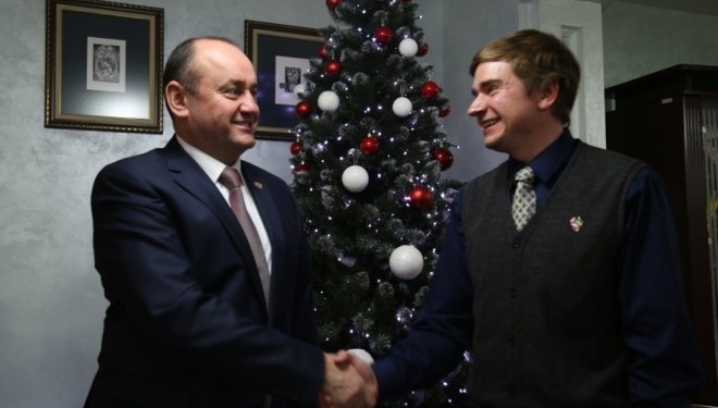 Американець Шон Хікс у Тернополі пообіцяв зробити те, що українські депутати не можуть (відео)