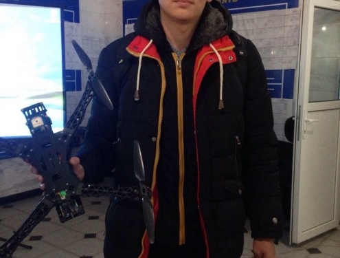 Тернопільський студент самостійно зібрав летючого робота (фото)