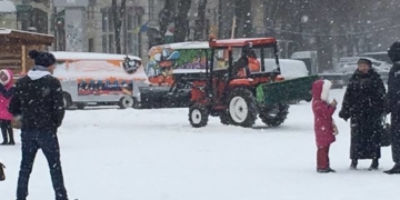 Як тернопільські комунальники борються зі снігом (фото)