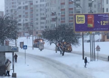 Як тернопільські комунальники борються зі снігом (фото)