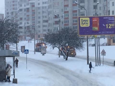 Як тернопільські комунальники борються зі снігом (фото)