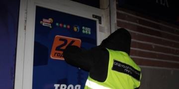 Юрій Луценко закривав, а він й далі працює: у Тернополі активісти викрили підпільний гральний зал