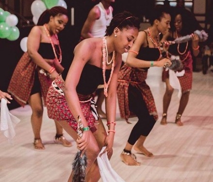 Нігерійські студенти влаштували у Тернополі оригінальне свято (фото)