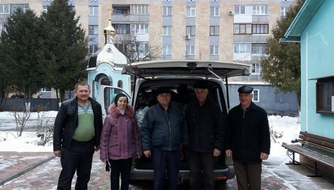 Тернополяни відправили у АТО подарунки: солодощі та теплий одяг