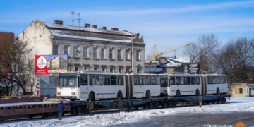 До Тернополя привезли ще два тролейбуси (фотофакт)