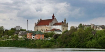 Про мальовниче містечко на Тернопільщині та кордон