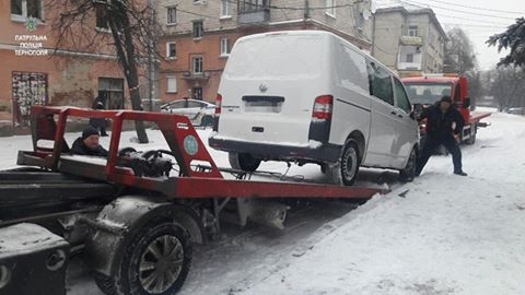Незважаючи на рекордну кількість штрафів цьому водію ніяк не йметься