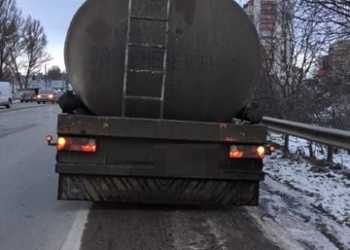 Вантажівки без документів возили Тернополем небезпечний вантаж!