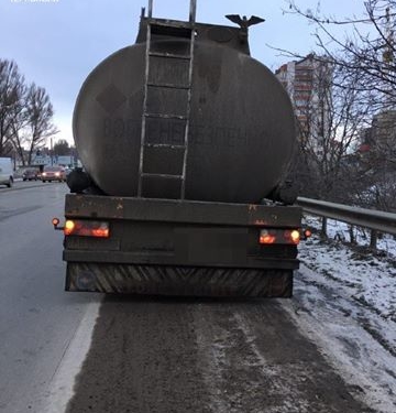Вантажівки без документів возили Тернополем небезпечний вантаж!