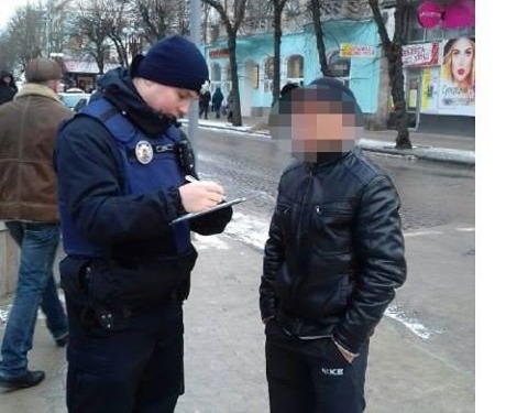 Чому поліцейські зупиняли перехожих у Тернополі