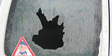 Стало відомо, хто побив машини тернополян