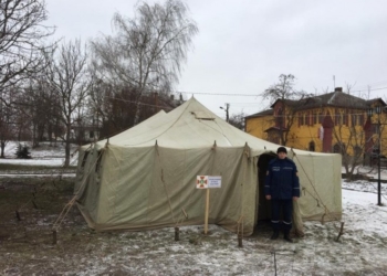 В центрі історичного міста на Тернопільщині розгорнули пункт обігріву (фото)