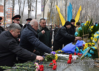 У Тернополі вшанували полеглих в Афганістані воїнів (ФОТО)