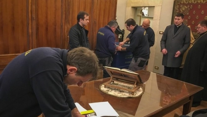 Нерукотворний образ Христа, за сприяння благодійного фонду Ігора Гуди, вирушив на Тернопільщину з Ватикану (Фото)