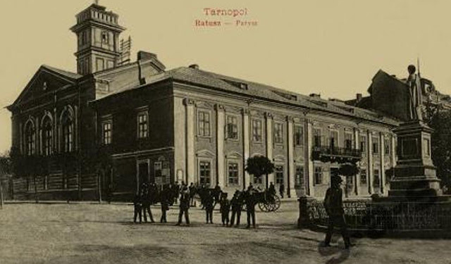 Про відновлення ратуші у Тернополі говорилося ще 25 років тому (факти)